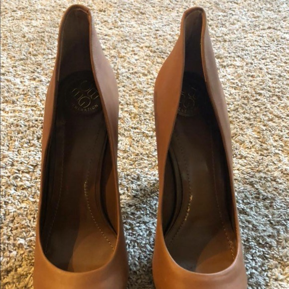 BCBG caramel heels *never worn - Picture 2 of 3